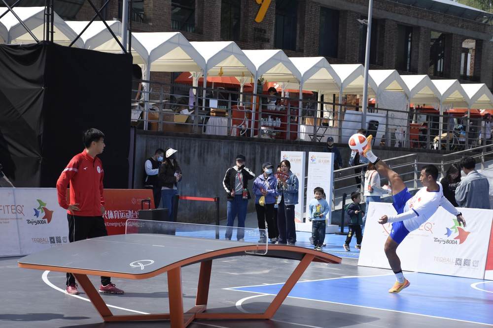 维多利亚面对马德里在圣马梅斯：阿诺德和卡马万加受伤